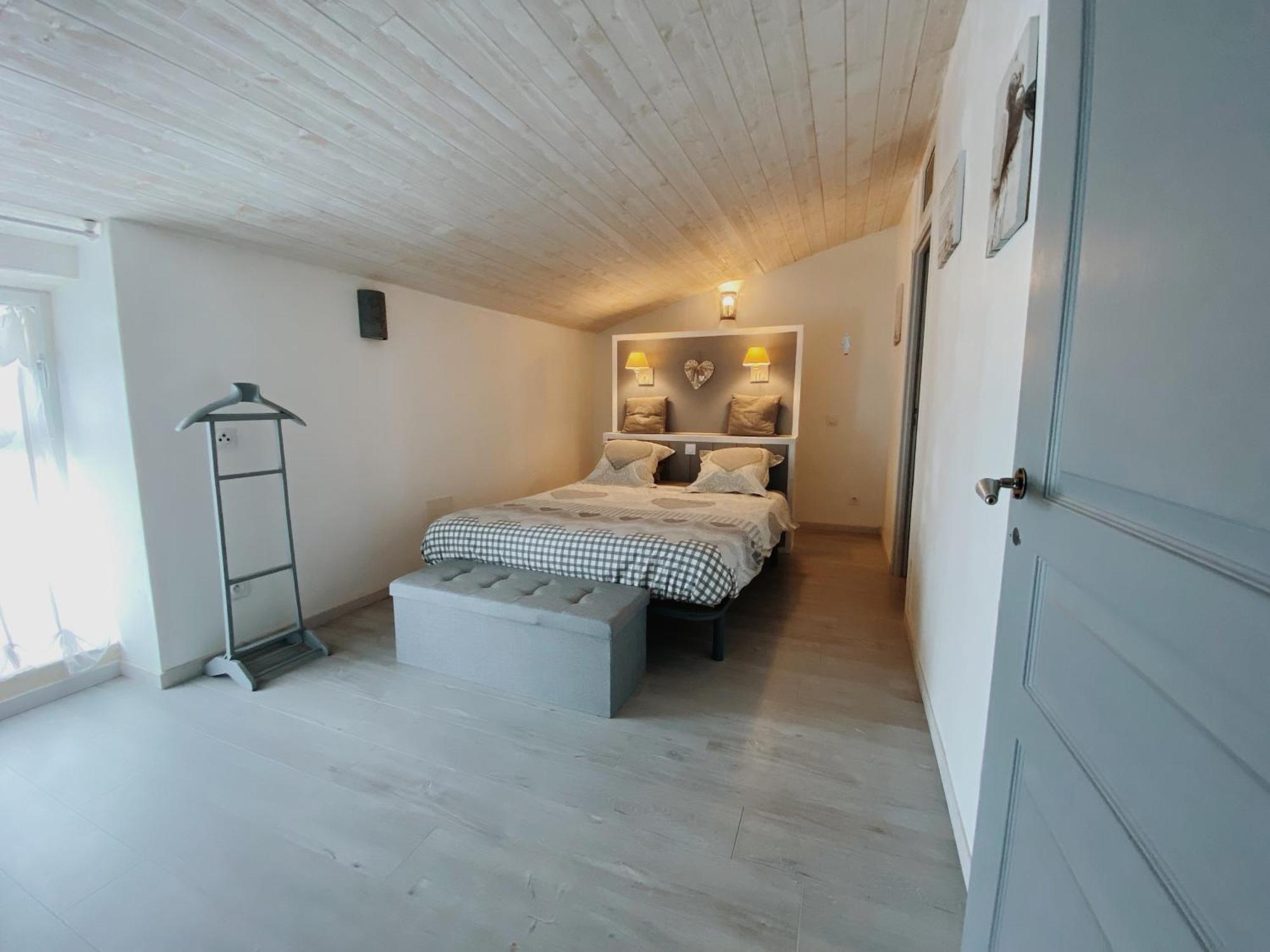 Holiday home Domaine De Saint Florent - Piscine & La Charriere