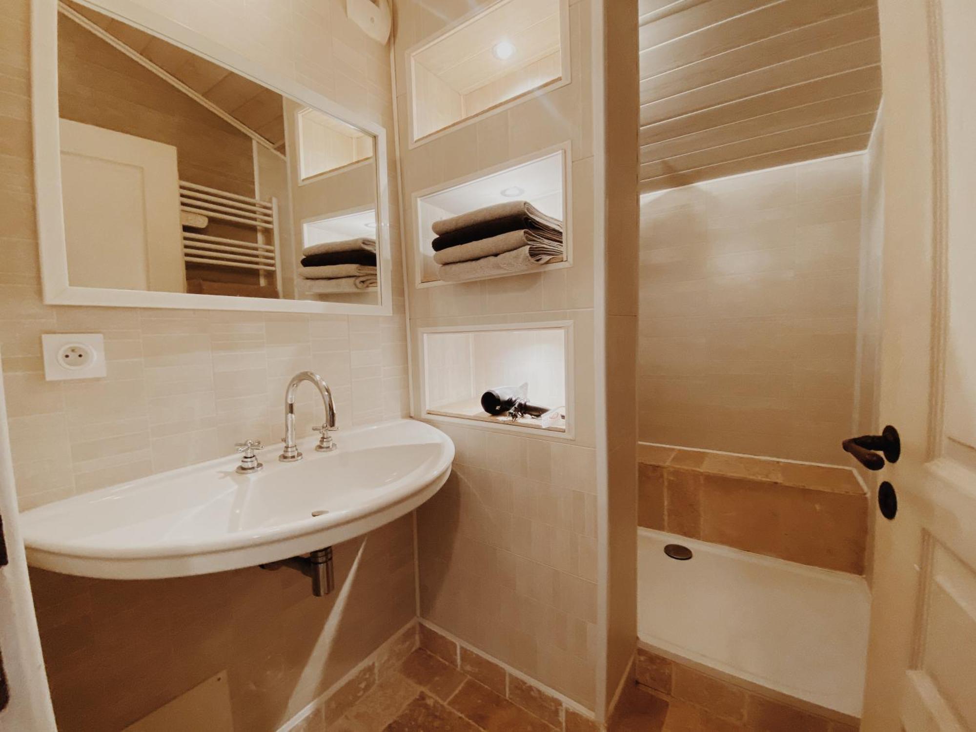 Domaine De Saint Florent - Piscine & Vakantiehuis *
