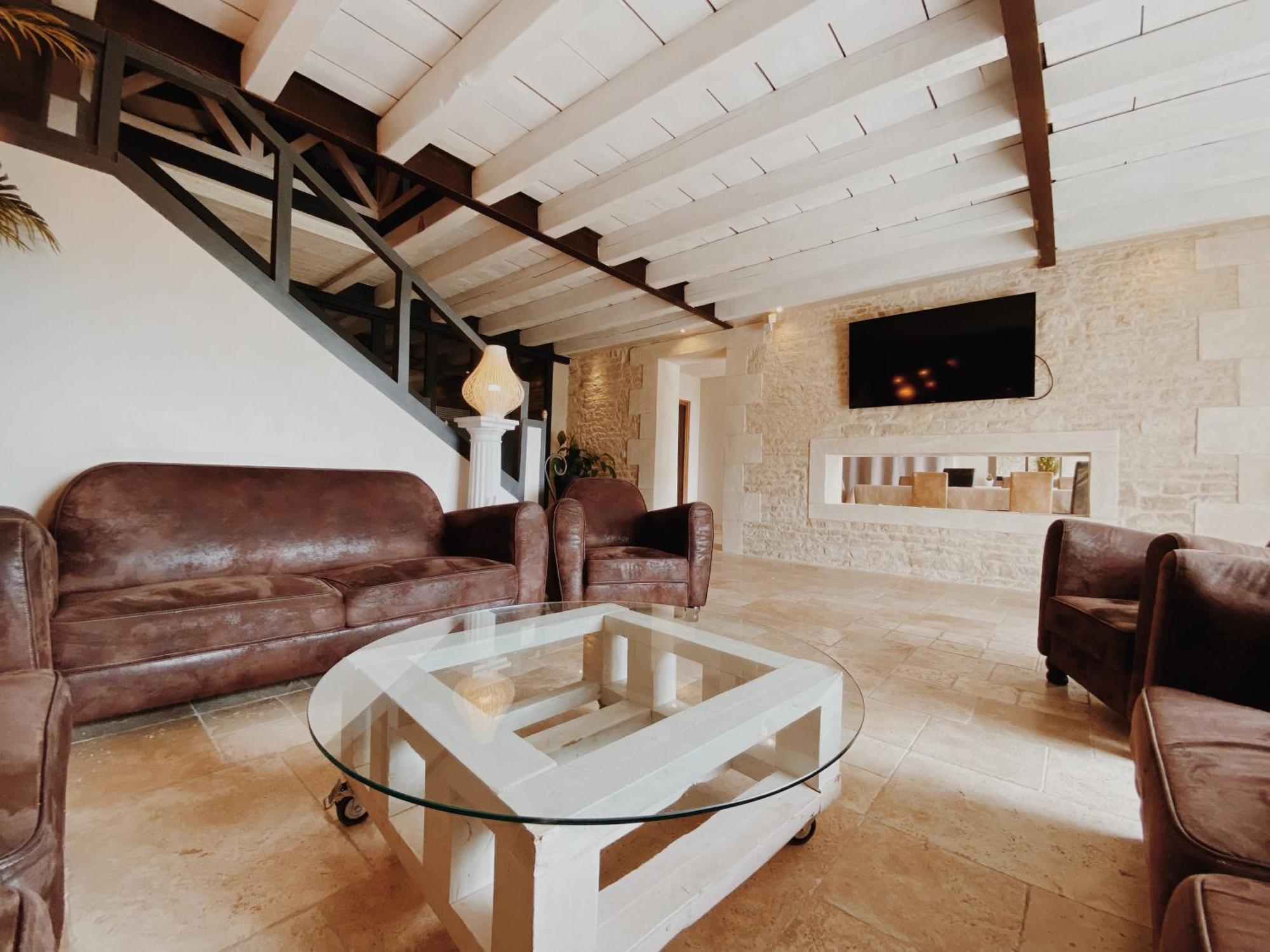 Domaine De Saint Florent - Piscine & Holiday home La Charriere