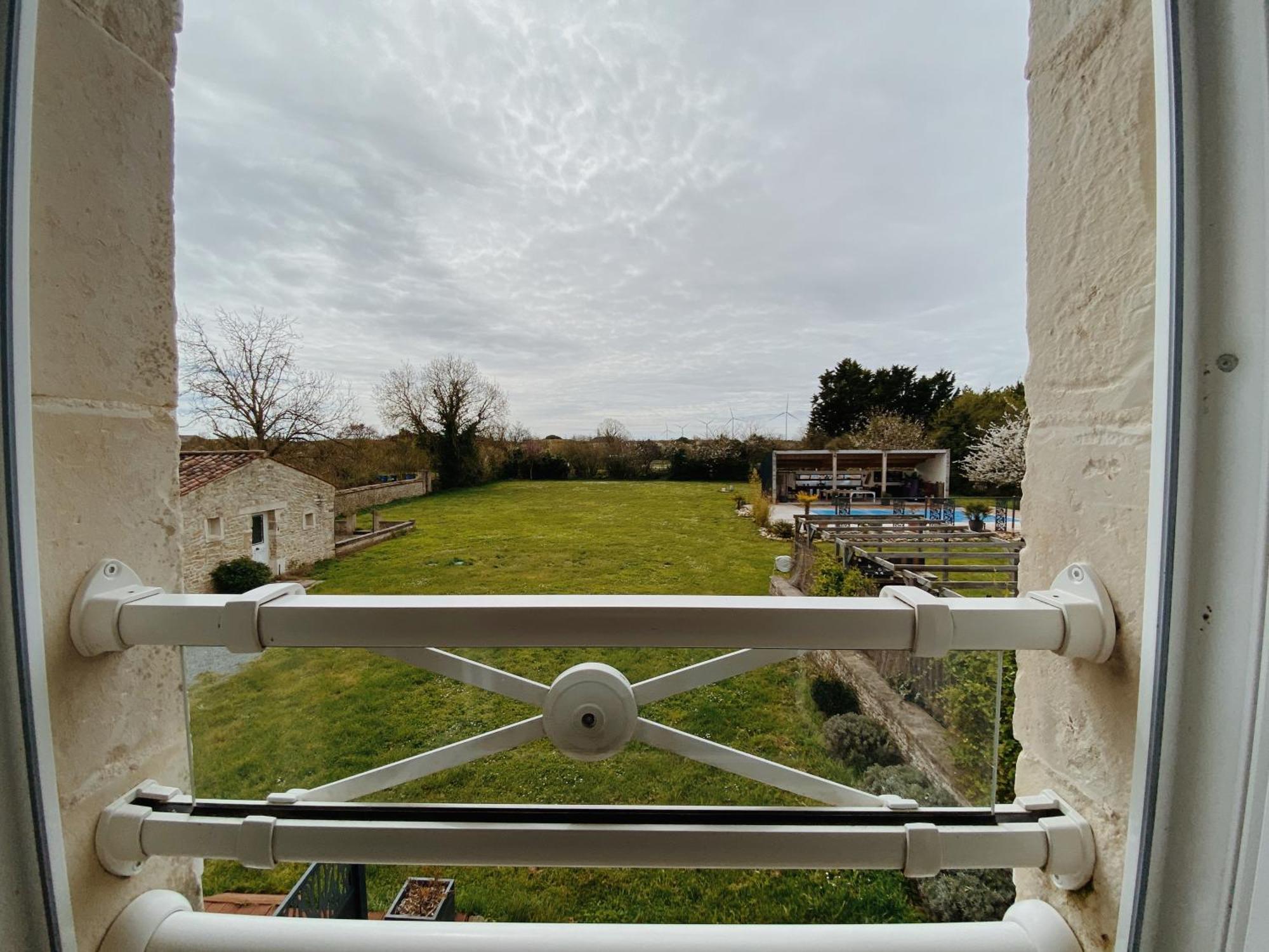 Domaine De Saint Florent - Piscine & La Charriere