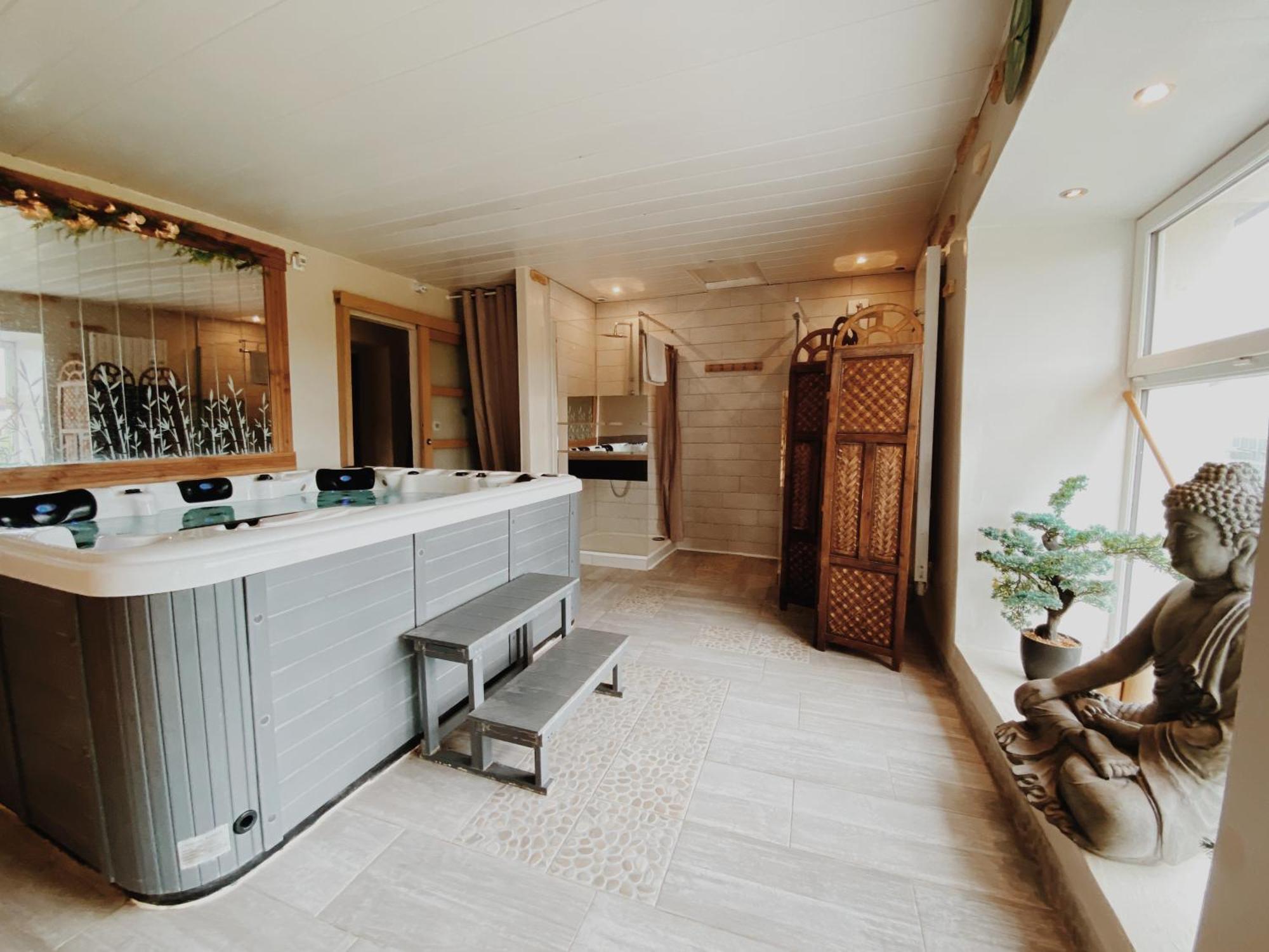 Domaine De Saint Florent - Piscine & * La Charriere
